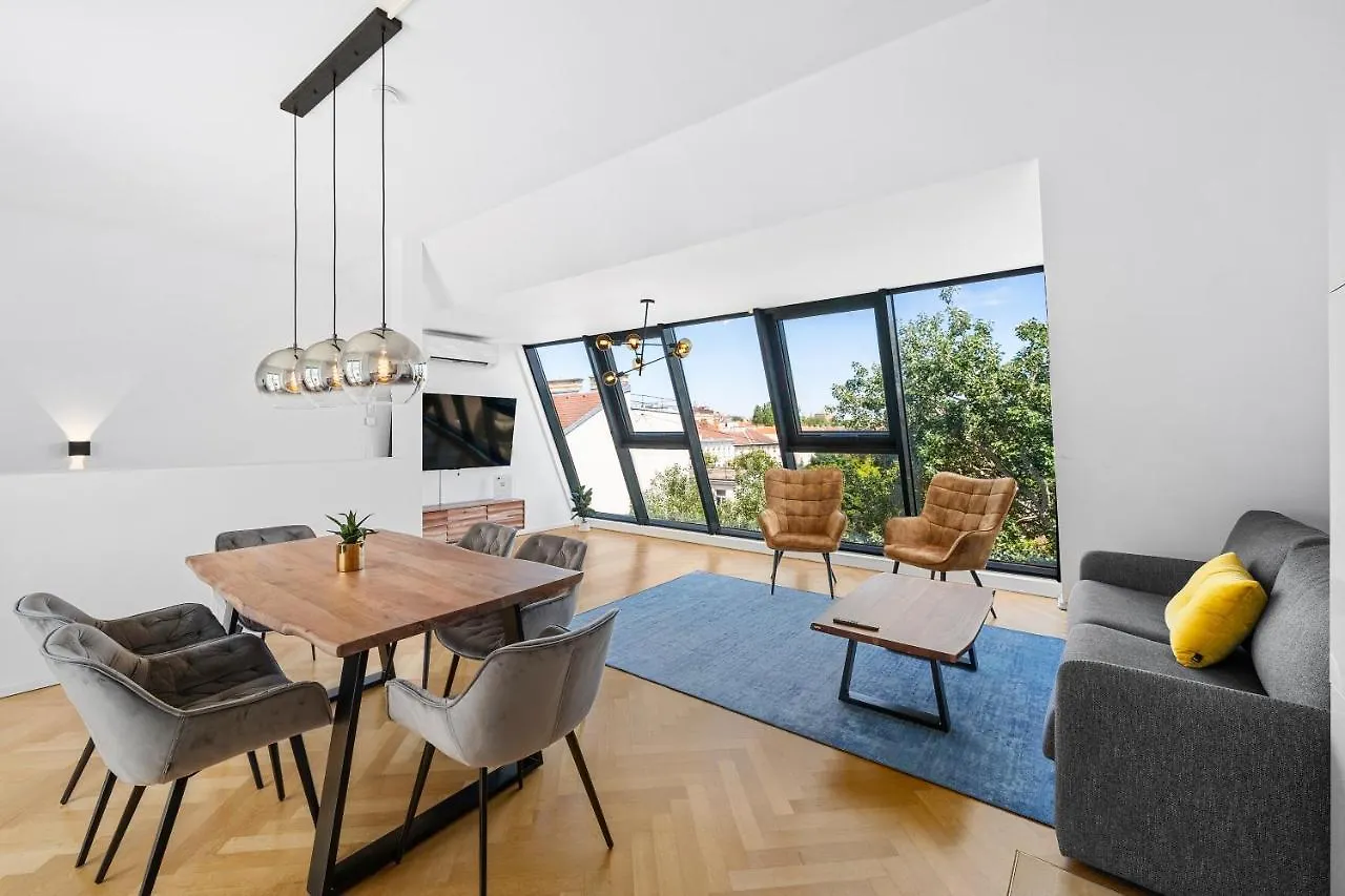 Vienna Chic Residences #Penthouse 0*,
